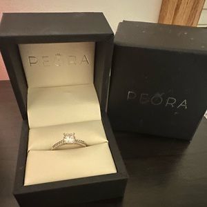 Peora Engagement Ring with Wedding band 14k white gold 0.90 carat